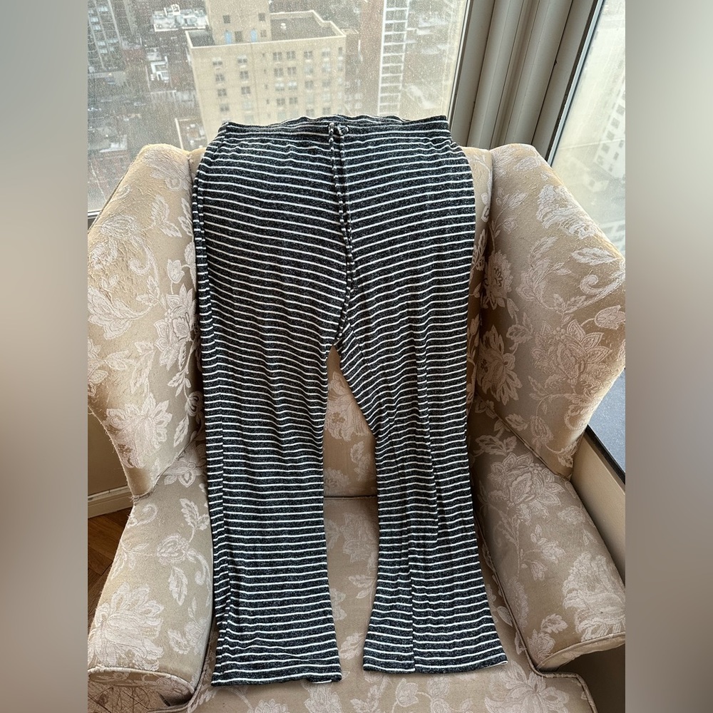 Old navy stripped sweatpants!!